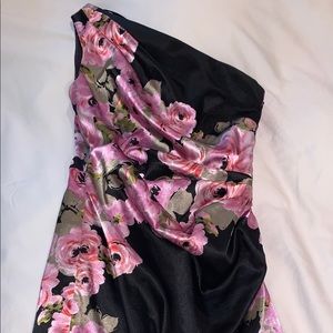 Beautiful Maggy London dress worn 1x (@KY Derby).